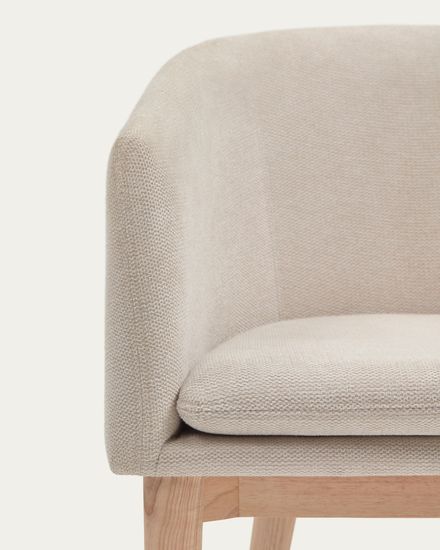 Harlan Бежевый стул из синели с ножками из массива ясеня La Forma Испания