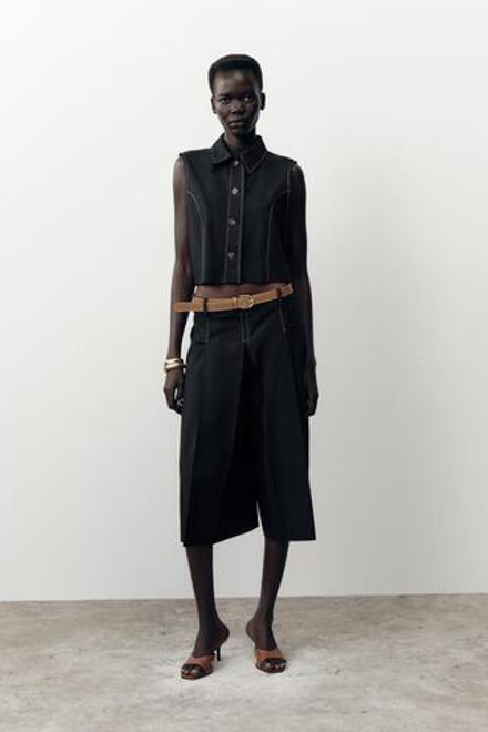 ZARA ДЛИННЫЕ БЕРМУДЫ СО СКЛАДКАМИ И РЕМНЕМ, ЧЕРНЫЙ