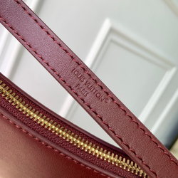 Louis Vuitton Pochette LV Bloom