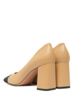 Женские комбинированные туфли бежевые с черной отделкой