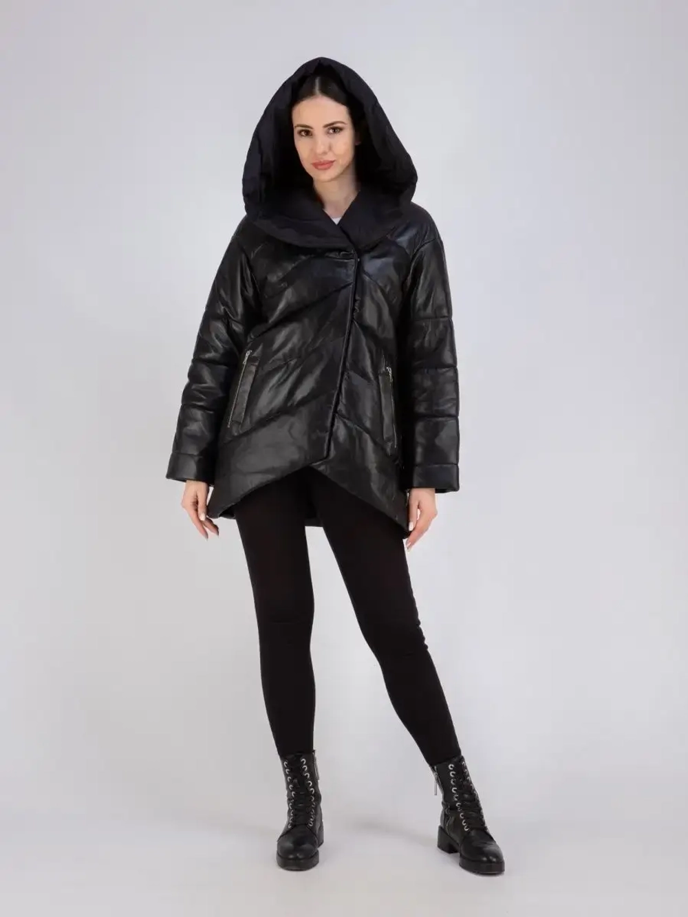 Куртка женская кожаная утепленная оверсайз с капюшоном