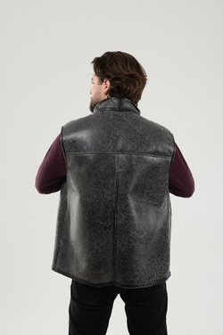 Жилетка мужская с серым мехом