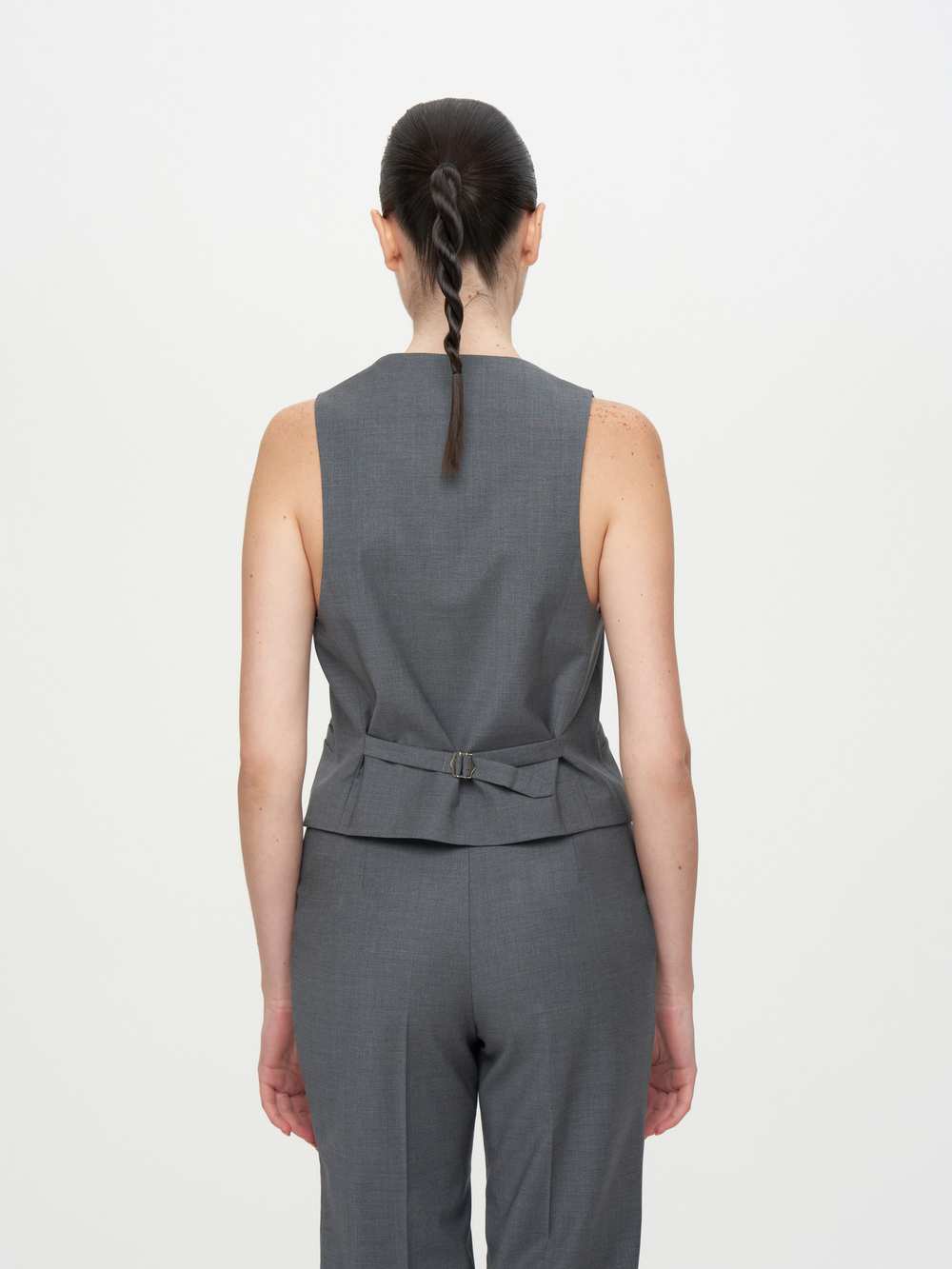 Жилет костюмный