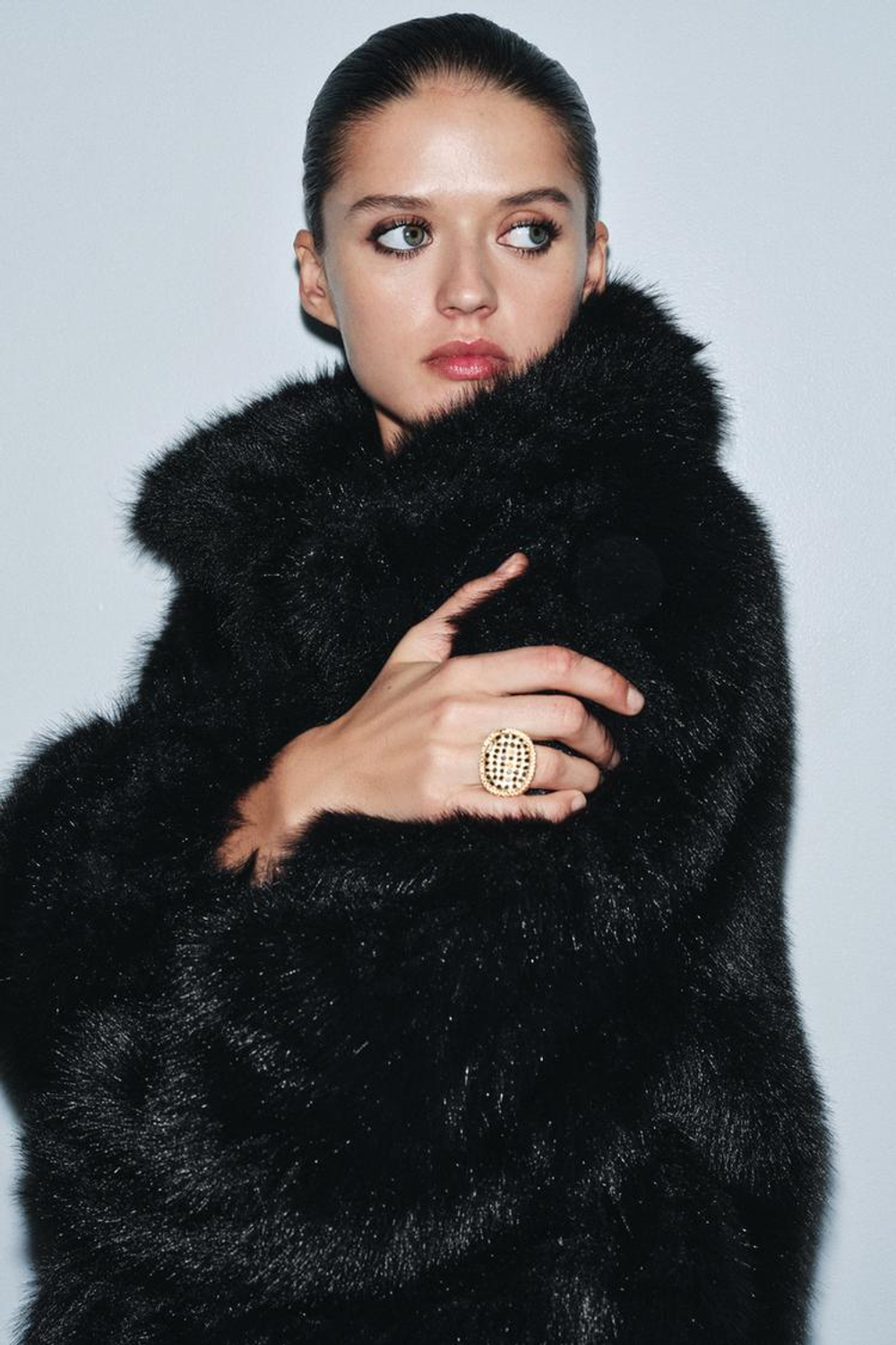 ZARA КВАДРАТНОЕ МЕТАЛЛИЧЕСКОЕ КОЛЬЦО СО СТРАЗАМИ, ЗОЛОТИСТЫЙ