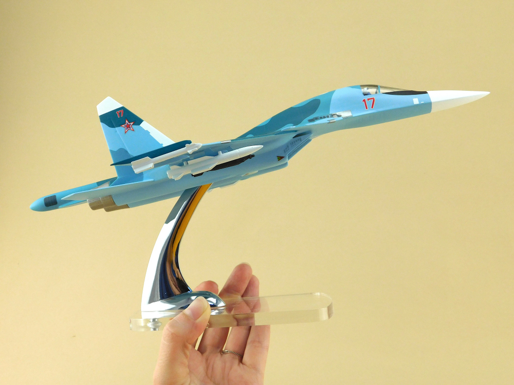 Модель самолета Су-34 (М1:72, ВВС России, RF-95845, 17)