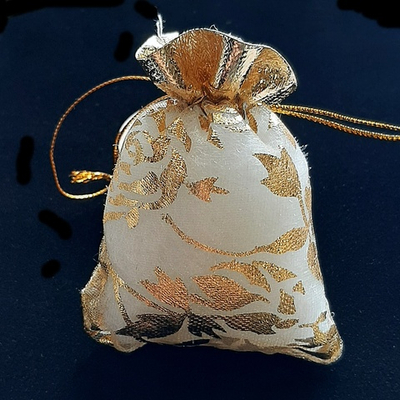 Мешочек органза с розами 7х9 см. Золотистый. 1 штука