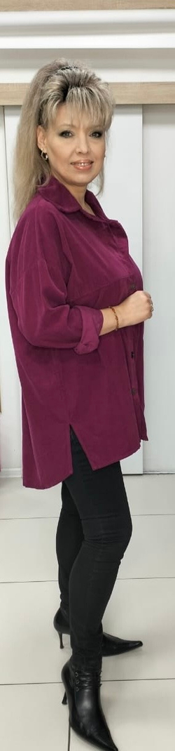 Итальянский блузон-рубашка из микро вельвета в вишневом цвете