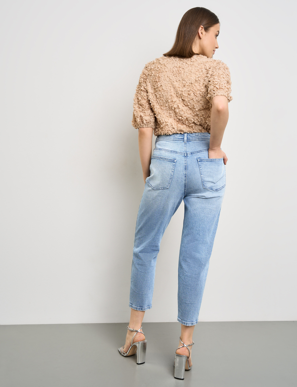 Джинсы женские TAIFUN