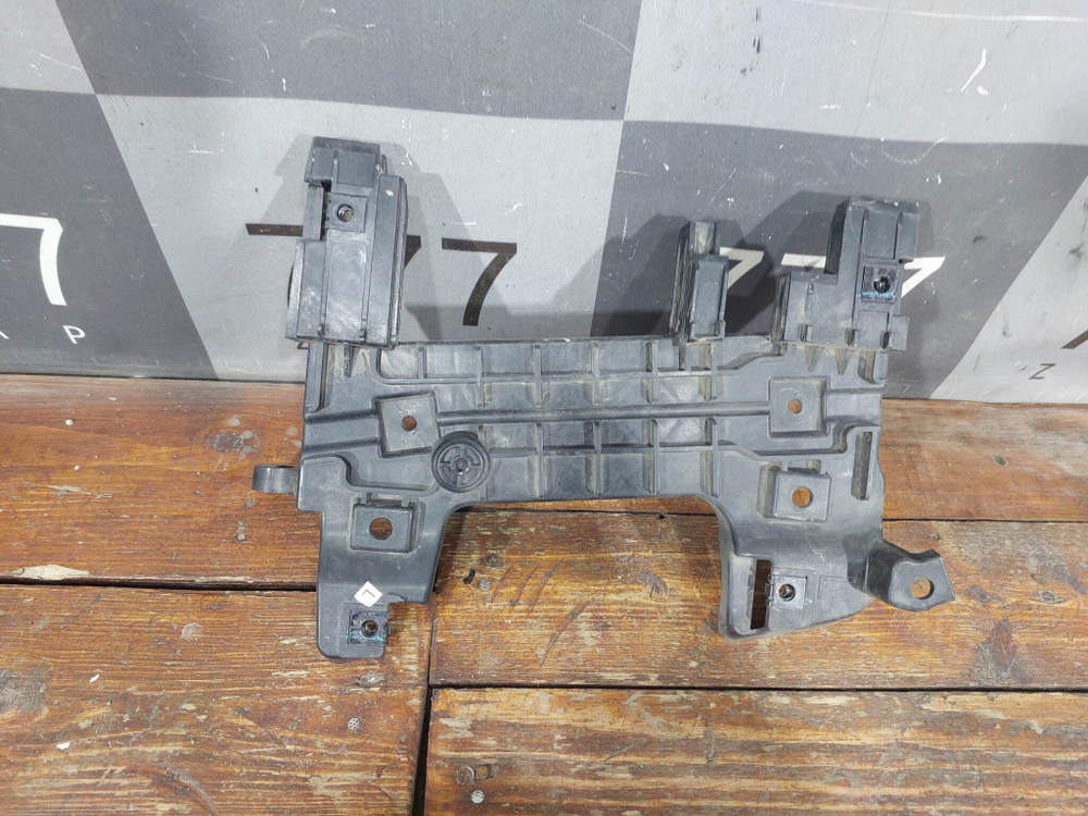 Кронштейн решетки радиатора левый Haval Jolion 21-нв Б/У Оригинал 5509117XST01A