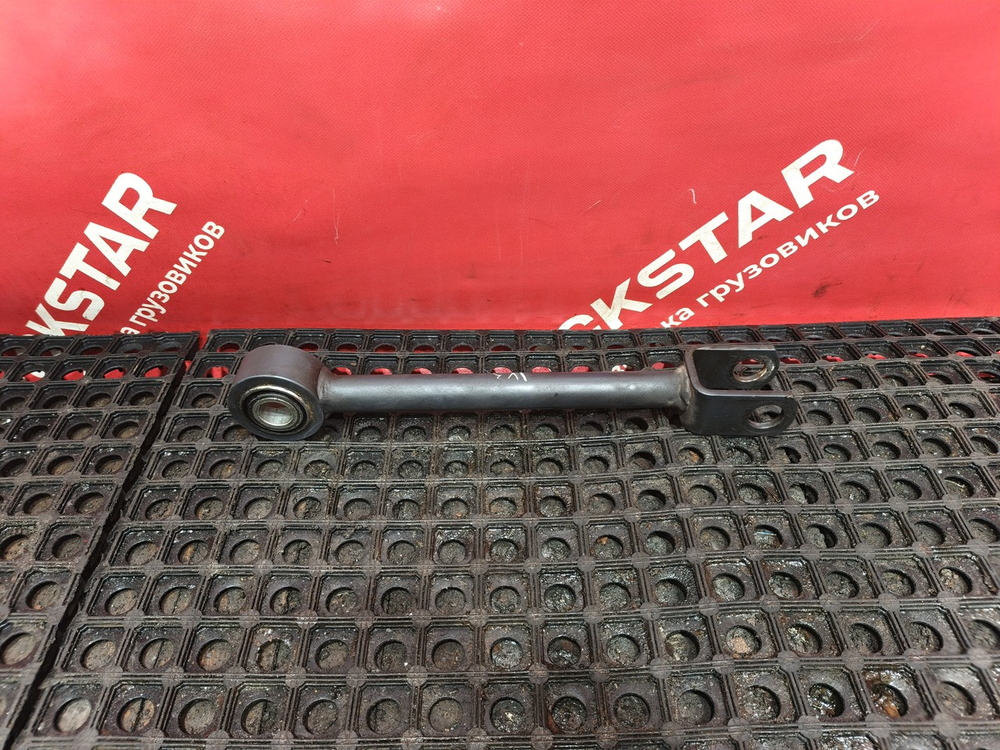 Стойка переднего стабилизатора