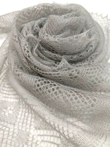 Оренбургский пуховый палантин с шелком АШ14060-03 серый