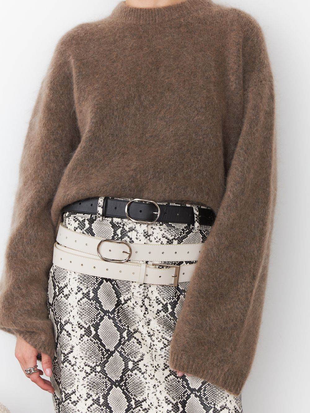 БАЗОВЫЙ РЕМЕНЬ С ОВАЛЬНОЙ ПРЯЖКОЙ MILK