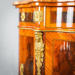 Элегантный комод с инкрустацией