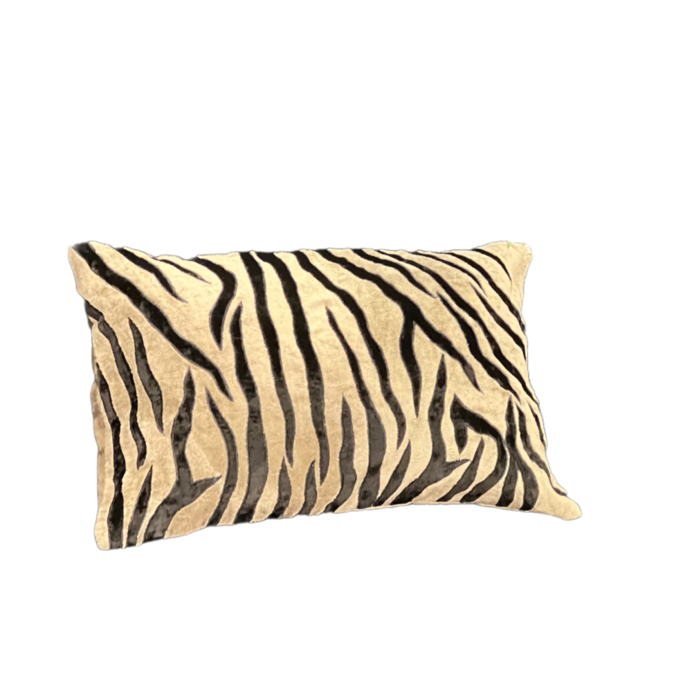 Наволочка бархатная с принтом зебры, бархатная с шёлковой вышивкой, 50х30 см