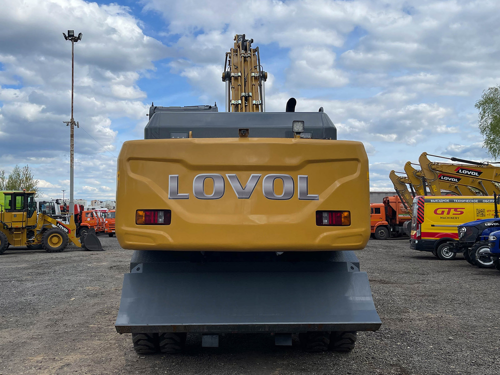 Колесный экскаватор LOVOL FP215W (ковш 1 м3)