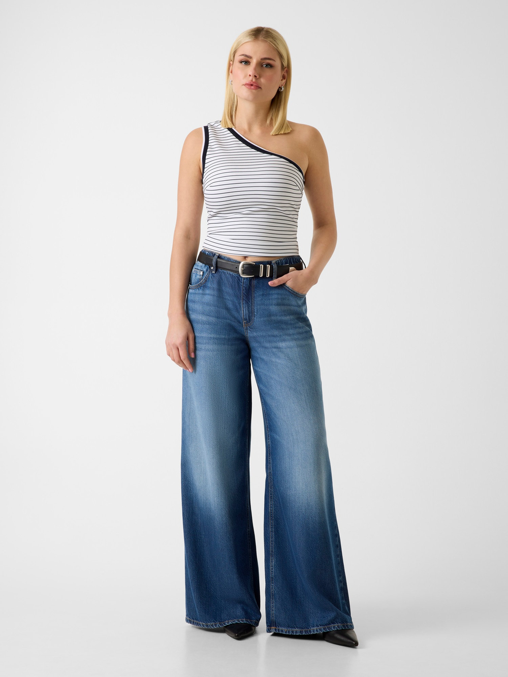 Топ женский GUESS