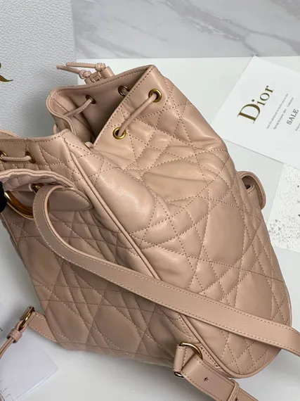 Рюкзак Dior Caro розовый, модель среднего формата