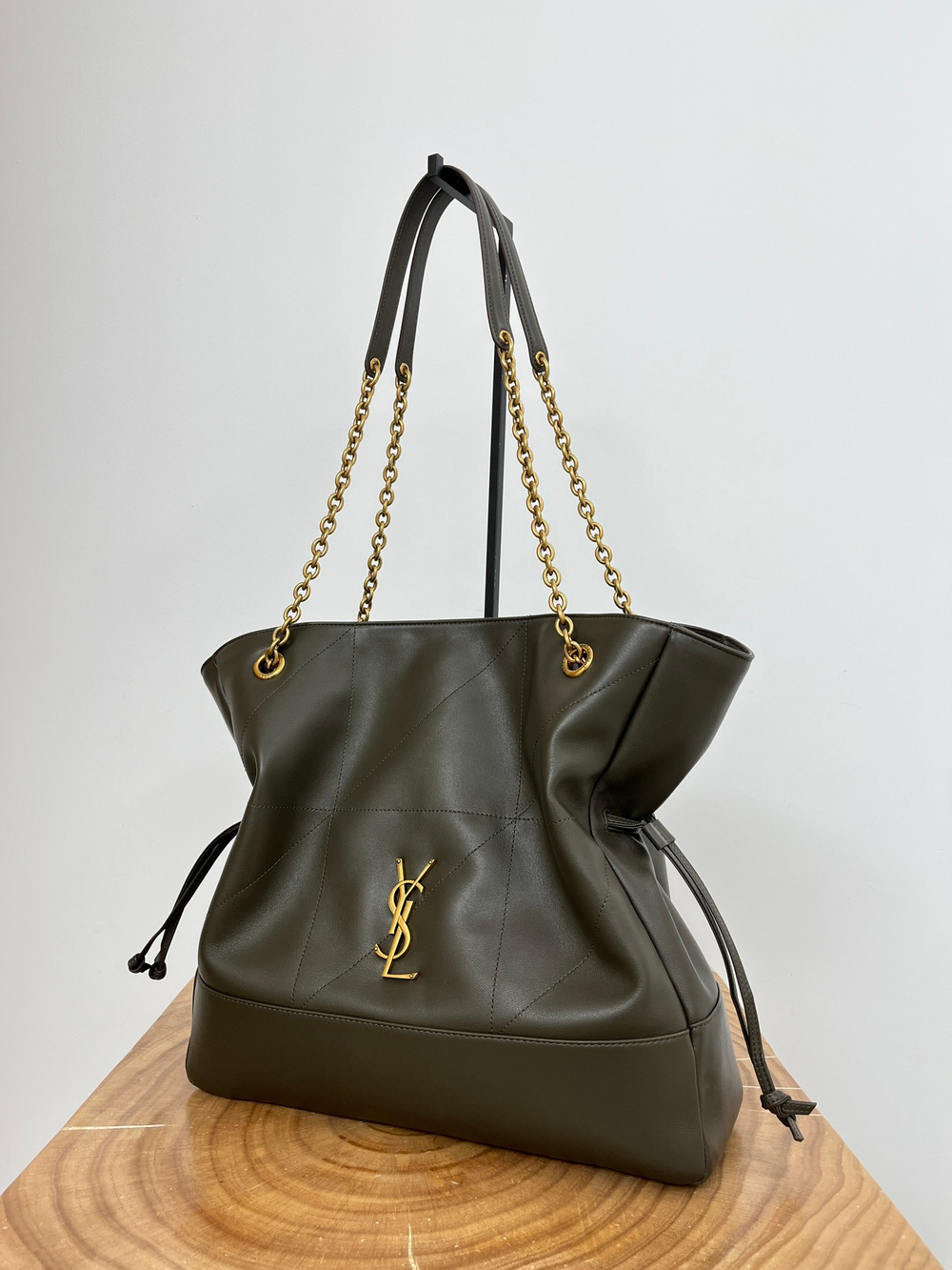 MEDIUM JAMIE SHOPPING ИЗ КОЖИ ЯГНЕНКА