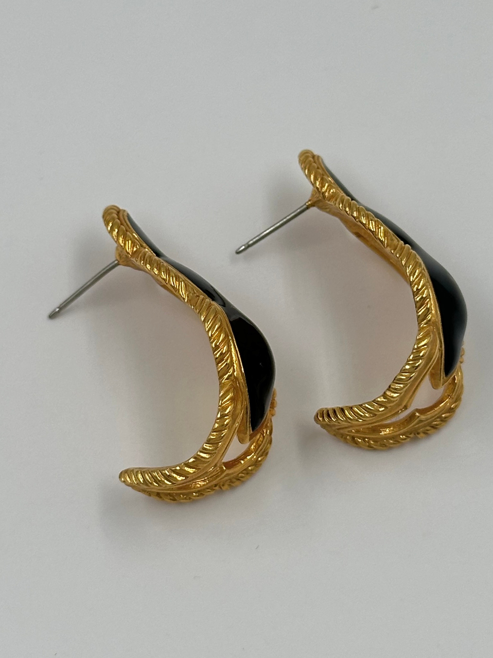 Серьги с чёрной эмалью Avon