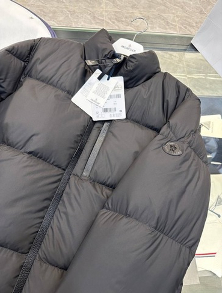 Пуховик Moncler