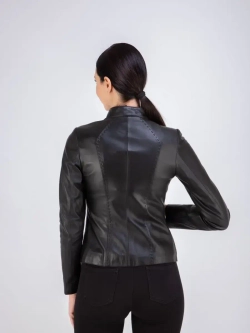 Кожаная куртка короткая на молнии демисезон