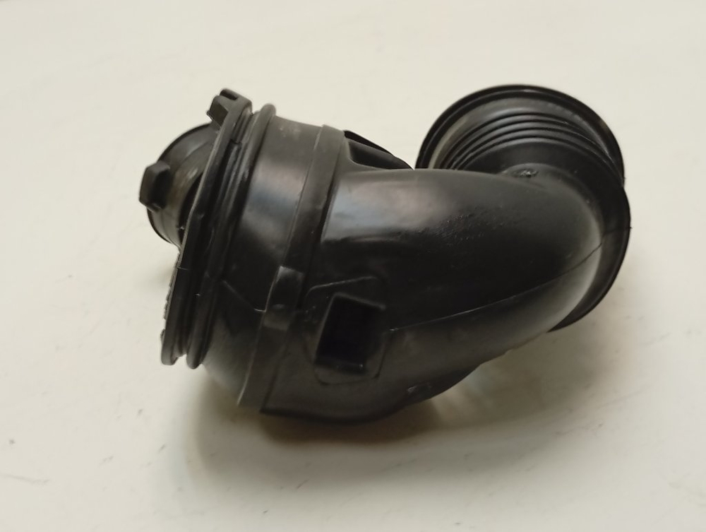 LS60840L кт54 Сливной патрубок для стиральной машины AEG 132680201 б/у