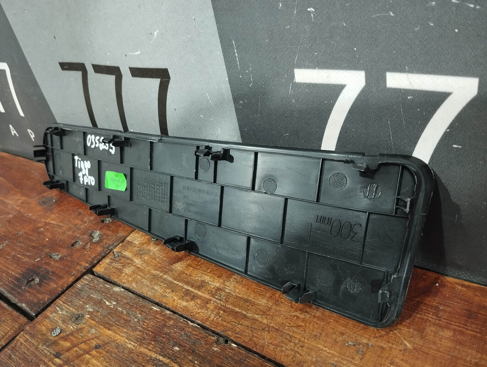 Заглушка крышки багажника правая Chery Tiggo 8 Pro 21-нв Б/У Оригинал 403000154AA