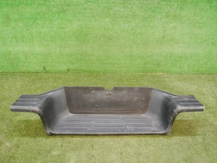 Накладка заднего бампера Toyota Hilux 8 (2015-н.в.)