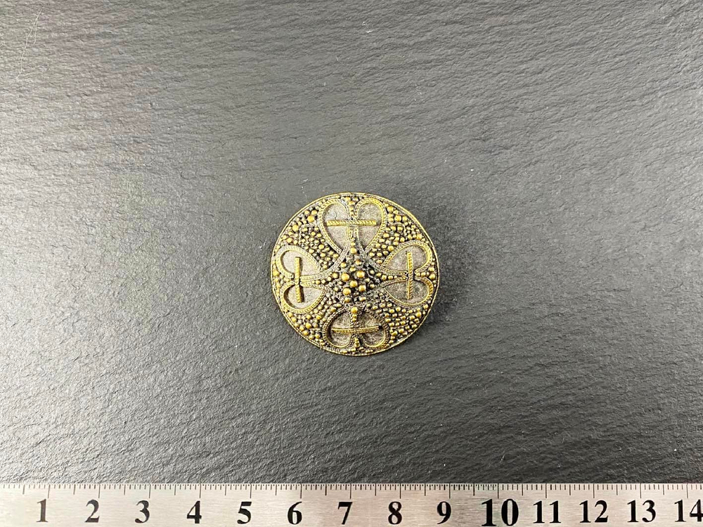 Фибула. Бирка 9-10 в. (круглая)