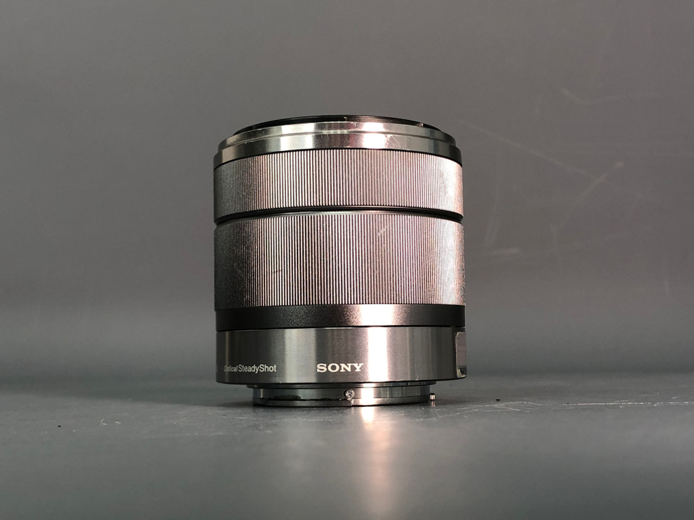 Sony Nex-5 + 18-55 (+вспышка) коцки по корпусу