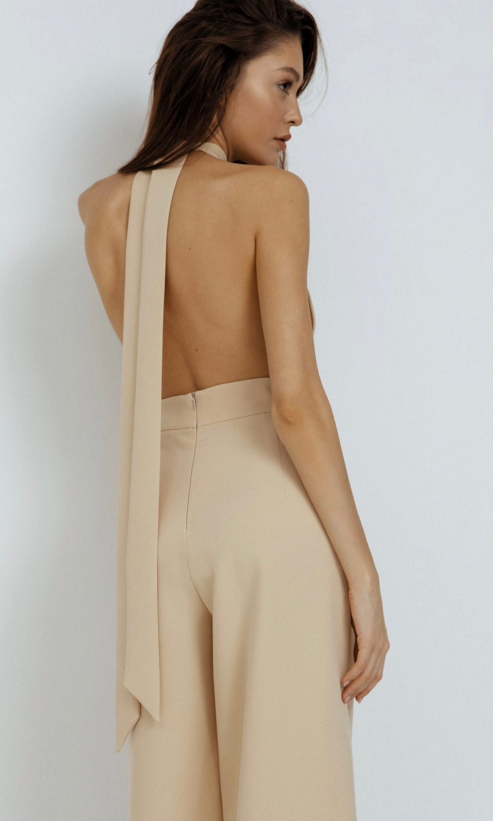 Комбинезон женский с открытой спинкой