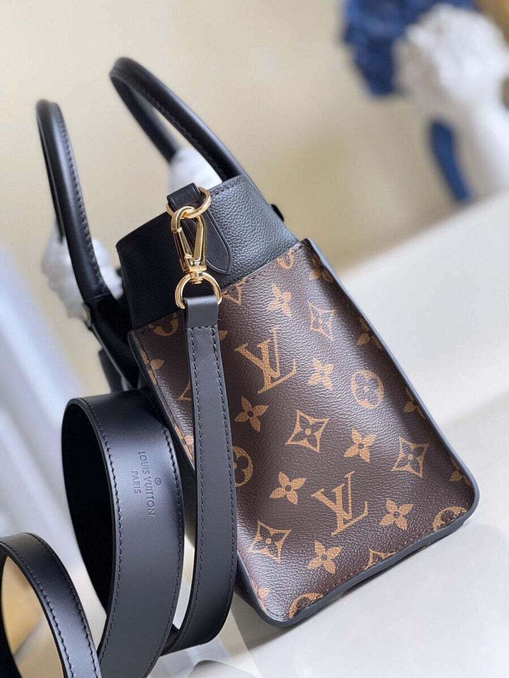 Louis Vuitton On My Side PM