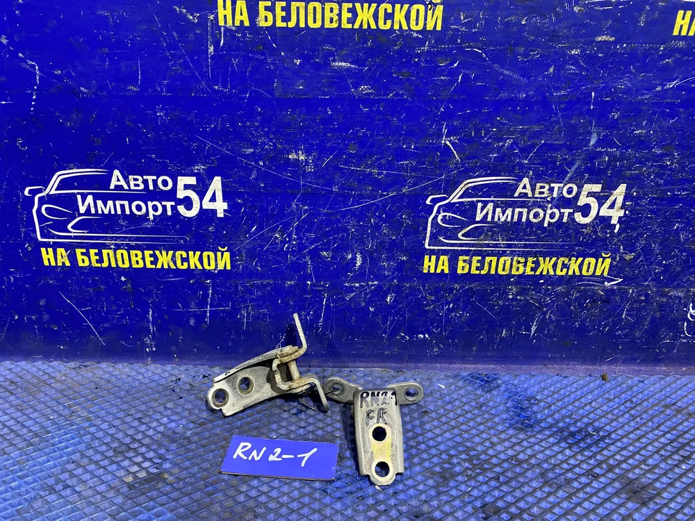 Петля двери передней правой Honda STREAM 2001