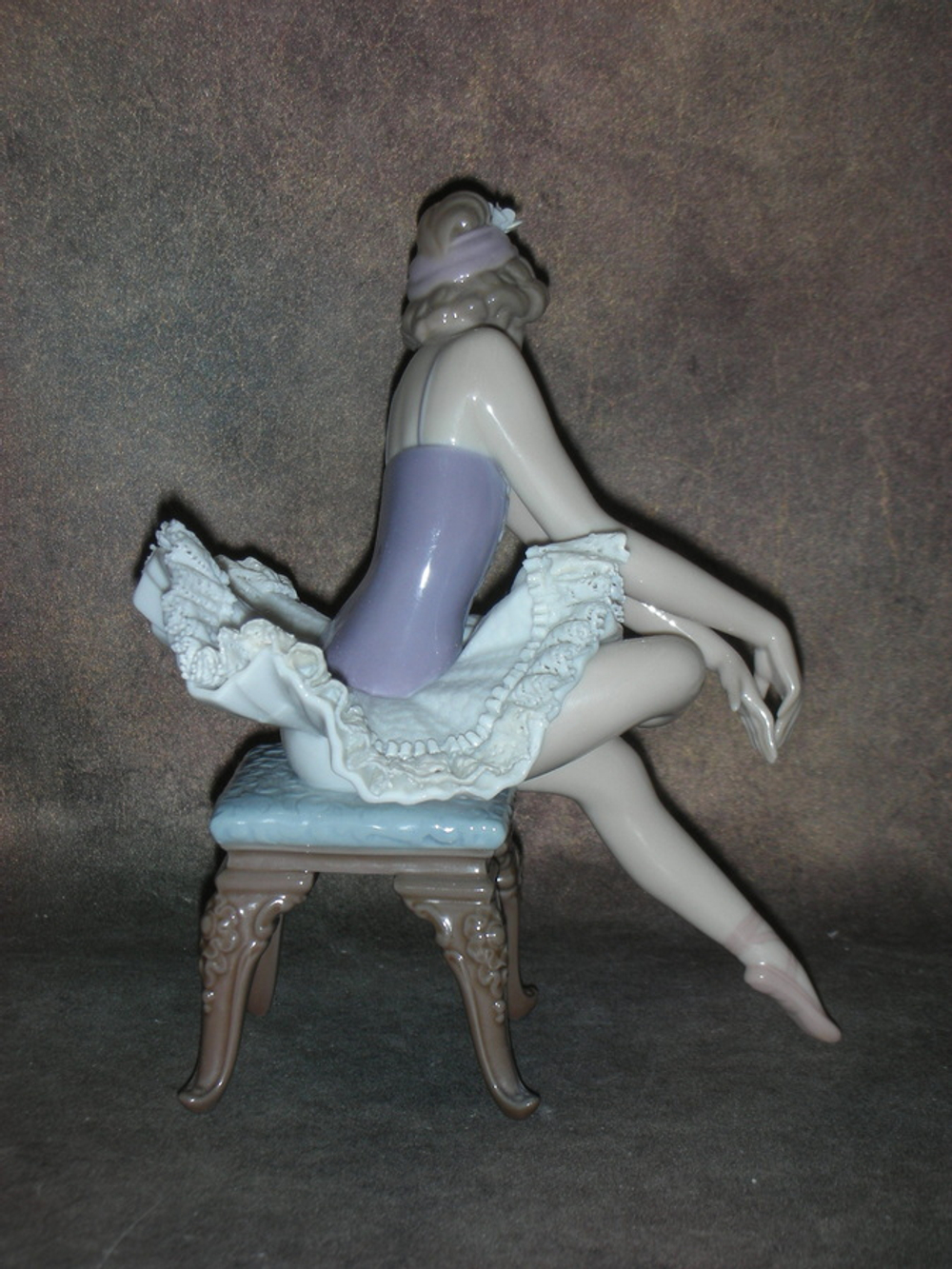 Статуэтка. Фарфор. Премьера Балерина на стуле. Lladro. Испания