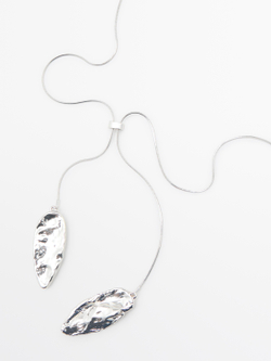 Massimo Dutti Регулируемое колье с рельефными элементами, серебряный