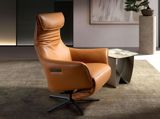 Вращающееся кресло из коричневой кожи модель 5137 Испания 