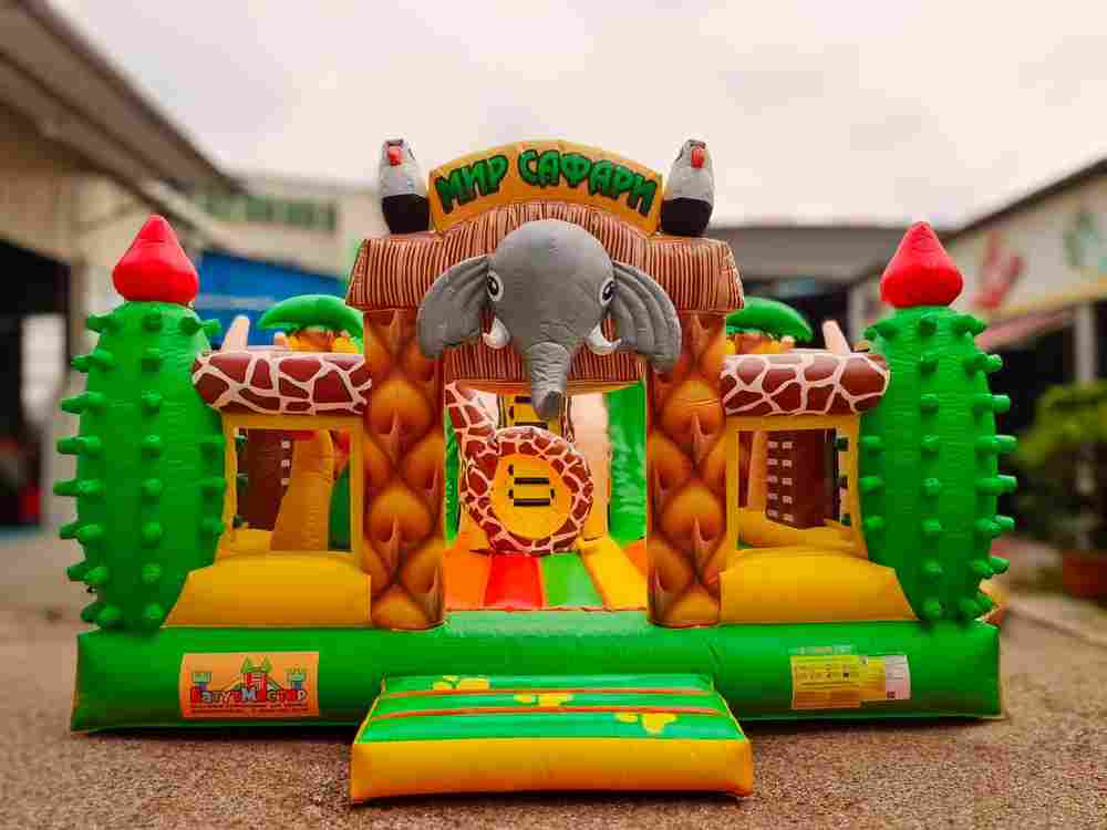 Коммерческий надувной батут «Сафари Ультра», 8*5*5 м.