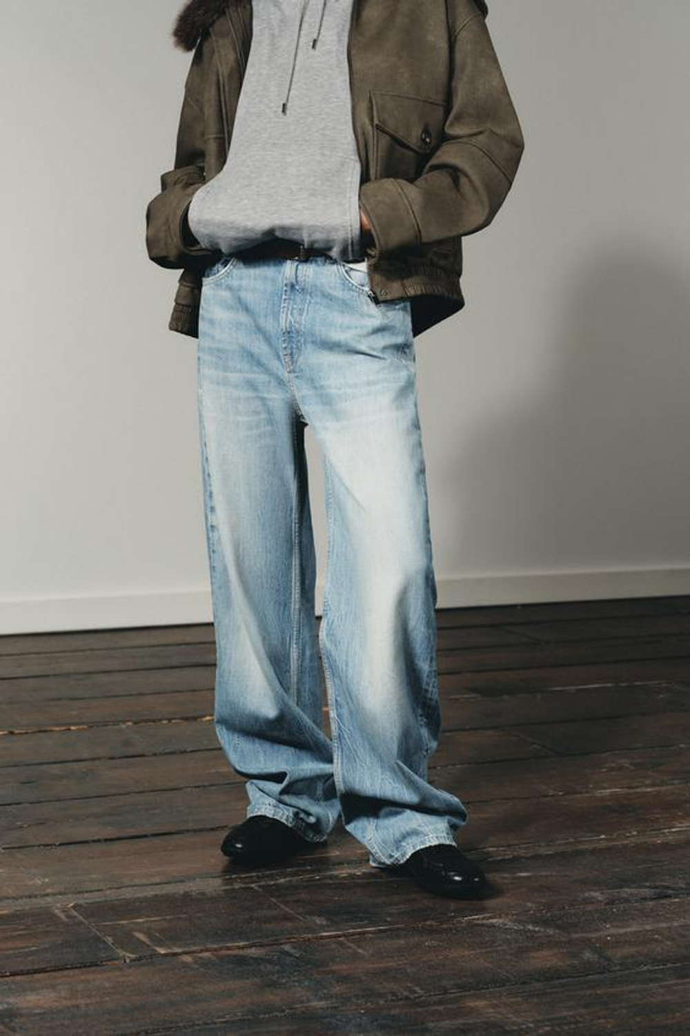 ZARA ДЖИНСЫ TRF WIDE-LEG СО СРЕДНЕЙ ПОСАДКОЙ, ЛИНЯЛЫЙ СИНИЙ