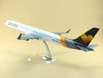 Модель самолета Boeing 757-300 (М1:100, Condor)