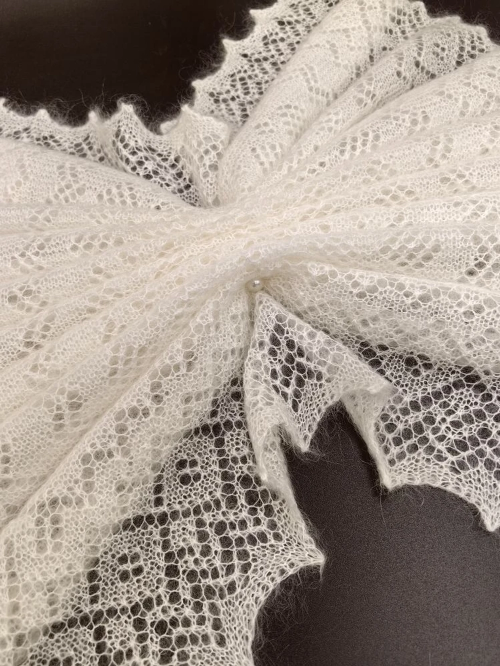 Оренбургский пуховый палантин П2-12040-02 экрю