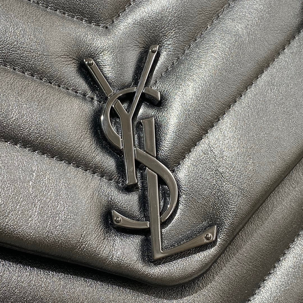 Saint Laurent Loulou 32 cm