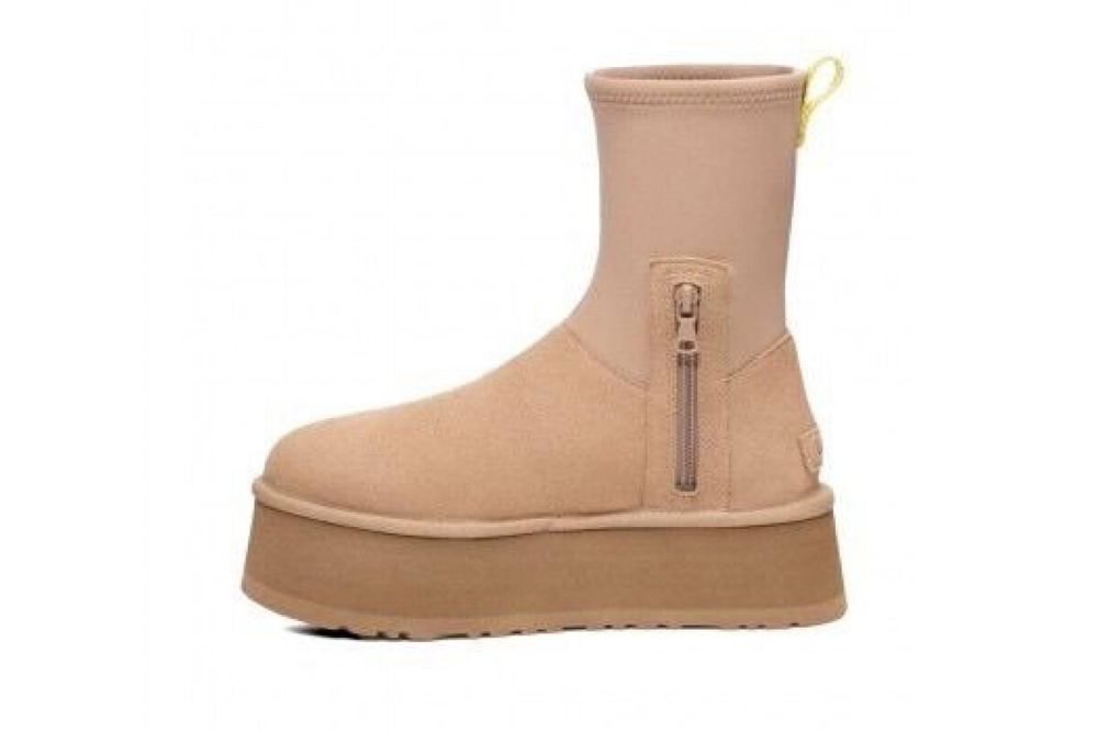 UGG Classic Dipper Boot sand