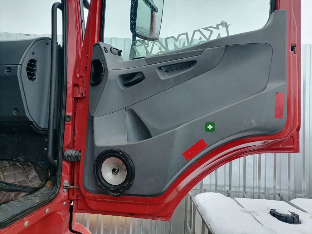 КамАЗ 5490 4x2 Седельный тягач 5490-S5 (Дизельный, 12,0 л, 401 л.с., МТ)