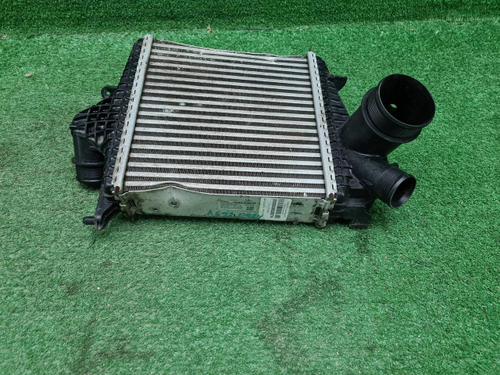 Интеркулер левый Audi Q8 (2018-н.в.)