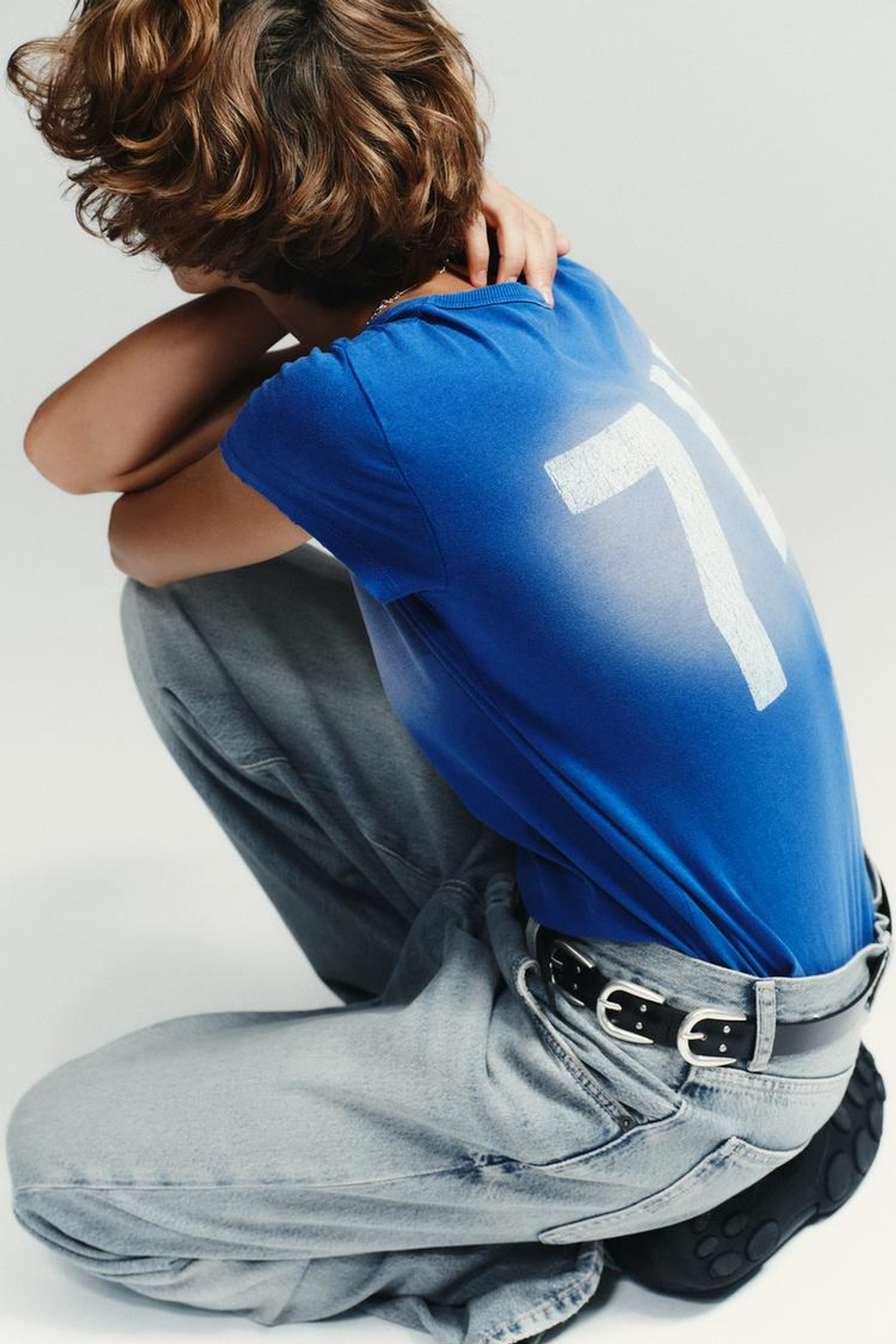 ZARA ФУТБОЛКА С ЭФФЕКТОМ ПОТЕРТОСТИ И НАДПИСЬЮ, СИНИЙ