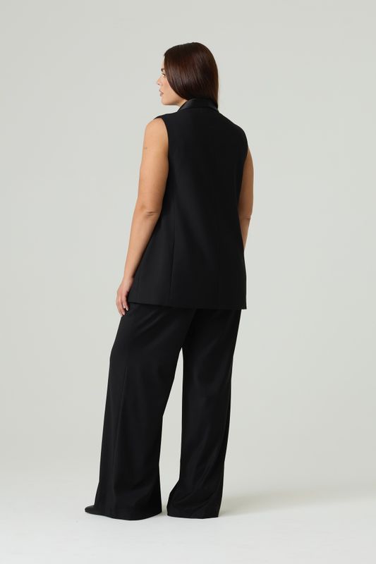 Жилет удлиненный с воротником шалька из атласа, черный