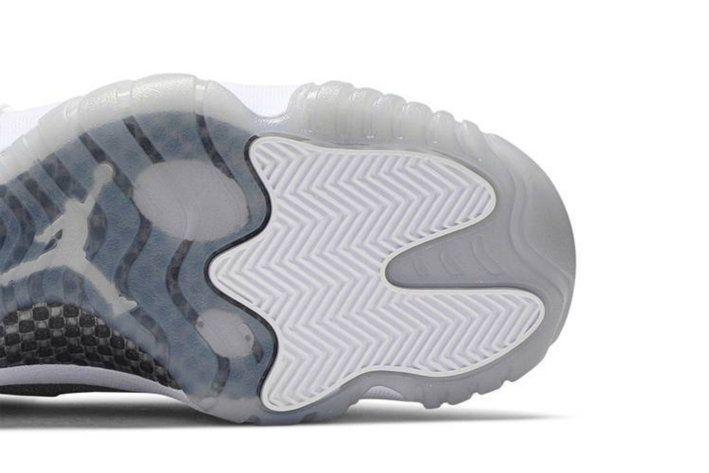 Кроссовки Jordan Air Jordan 11 Metallic Silver (Женская размерная сетка)
