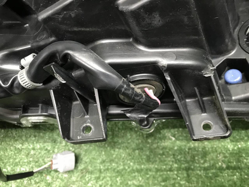 Фара левая Toyota Land Cruiser 200 (2015-2021) LED