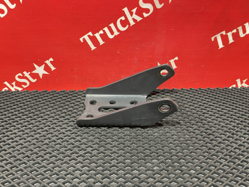 Кронштейн амортизатора переднего правый 2019г.