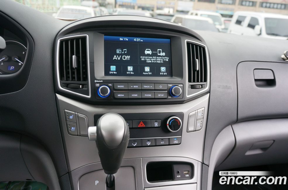 Hyundai The New Grand Starex Van 5-и местный (01.2020)